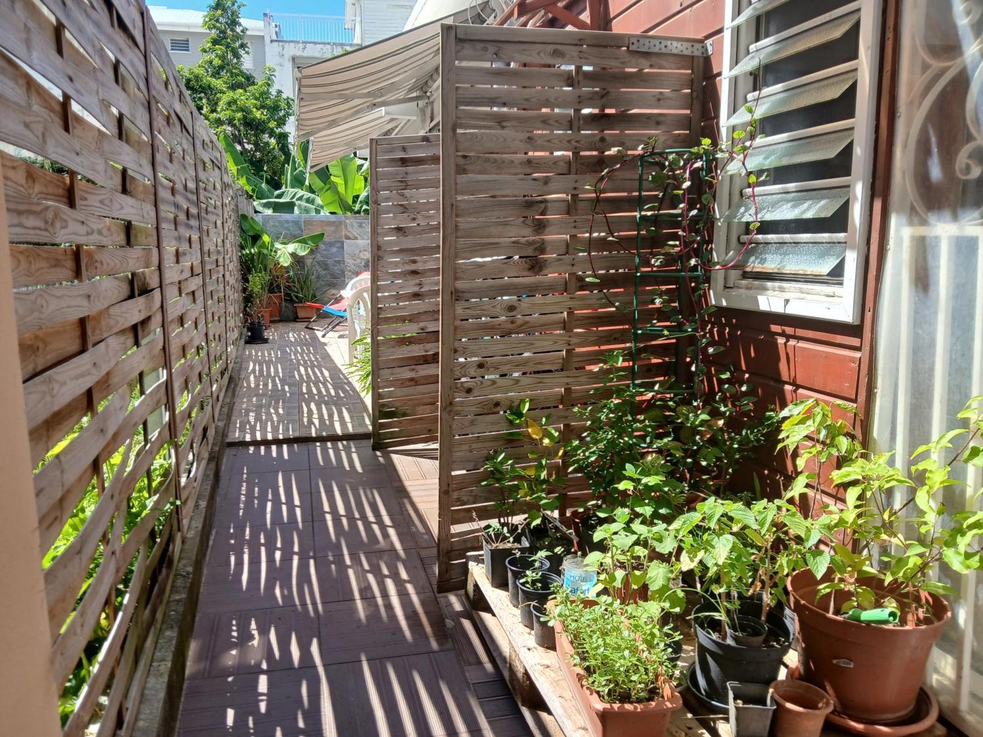 Ferienwohnung Urban-Oasis Sainte-Anne  Exterior foto